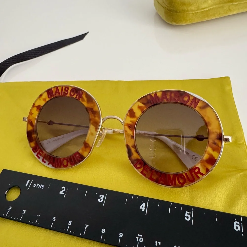 Gucci Oversized Gold and Brown Sunglasses with Tortoiseshell Frame - Picture 7 of 13